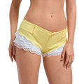 Pantaloncini di denim gialli a vita bassa con dettagli in pizzo bianco e vestibilità - S / Giallo