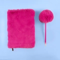 Set di cancelleria peluche con taccuino in ecopelliccia rosso rosa e penna pompon abbinata - Rosa Rossa