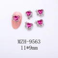 Détail des breloques pour ongles en forme de cœur avec pierres roses et cadres argent - Base Argentée - Zircon Rouge Rose (9563)