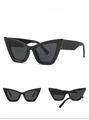 Vues détaillées multi-angles de lunettes de soleil œil-de-chat noires à monture pointue - Monture Noire Verres Gris Noir (C1)