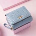 Light blue women's tri-fold leather wallet with daisy embroidery and metal zipper - Blue