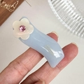Light blue acetate hair clip with white flower and pink rhinestone in wave shape - 4.8cm / Blue