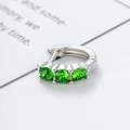 Exquisite 8mm Silber-Ohrklemme mit drei runden grünen Zirkonia für einen edlen Look - Grün (Einzelstück)