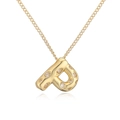 Collana con pendente a lettera D placcata oro con zirconi cubici su sfondo bianco con riflesso - Lettera P