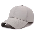 Gorra de béisbol gris claro minimalista con diseño clásico de seis paneles y visera - Ajustable / Gris claro
