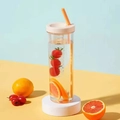 Roze en oranje 700ml drinkbeker met rietje en fruitfilter in een helder design - 700ml / Lichtgeel