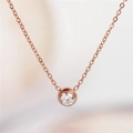 Collar solitario minimalista con diamante único en acero de titanio oro rosa pulido - Collar / Oro rosa