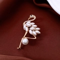Spilla fenicottero placcata oro 18k con perle bianche e scintillanti pietre di zircone - Spilla 56# - Oro - Bianco - Placcato Oro Massiccio
