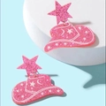 Orecchini a cappello da cowboy rosa glitterati con stelle bianche su supporto - Rosa/Stile Doppio Cappello