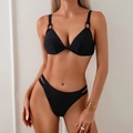 Schwarzes Bikini-Set mit V-Ausschnitt, Metallring-Details und seitlich ausgeschnittener Hose - S / Schwarzer Bikini