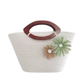 Weiße Baumwolltasche mit dunkelbraunen Holzgriffen und dekorativen handgewebten Blumen - Groß / Weiß