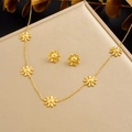 Set di gioielli margherita dorata con collana sottile e orecchini a lobo abbinati - Stile Margherita Dorata (N3906)