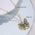 Collana a farfalla placcata oro 18 carati con ciondoli sfumati iridescenti verdi e viola - Blu Viola Magico