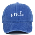 Nahaufnahme der Uncle-Stickerei auf einer gewaschenen blauen Vintage-Baumwollkappe - Verstellbar / Onkel / Königsblau