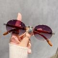 Gafas de sol ovaladas vintage con lentes degradadas moradas y patillas de madera retro - Marco Ovalado (C4) / Púrpura Degradado