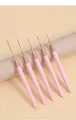 Dettaglio set di cinque pennelli per nail art rosa con diverse punte sottili - 15mm / Rosa