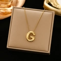Pendente con lettera G dorata stile palloncino su catena snake in acciaio inox - Oro-G
