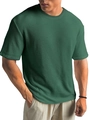 Detailaufnahme des dunkelgrünen Herren-T-Shirts mit Waffelstrickstruktur und Stoffdetails - S / Oberteile / Dunkelgrün