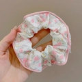 Bloemen kant haarscrunchie van witte stof met roze bloemenprints en roze bies - #1 Roze En Witte Roos