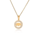 Nahaufnahme der goldenen Kette mit kristallbesetztem Mammut-Silhouette-Anhänger - Gold Rund Hohl Mammut Strass