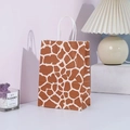 Οικολογική χάρτινη τσάντα δώρου με animal print και λευκή λαβή για πάρτι και ψώνια - Μοτίβο Καμηλοπάρδαλης