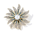 Elegante broche de flor dorada con pétalos de esmalte azul, perlas y diamantes de imitación - Broche de Girasol con Diamantes de Imitación