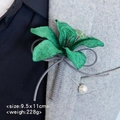 Forest green artificial lily boutonniere for wedding suits with pearl pin 9.5x11cm - Malachite green