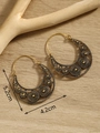 Bohemian crescent moon earrings in antique bronze with intricate circular textures - Gold FX746