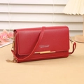 Sac portefeuille bandoulière rouge foncé avec texture lychee et double compartiment zippé - Rouge