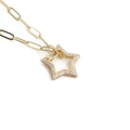 Collana con pendente a stella dorata con zirconi su catena a maglie rettangolari - Pendaglio a Stella in Zirconia / Oro
