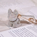 Portachiavi Bulldog Francese scintillante con strass argentati e finiture dorate - Bianco