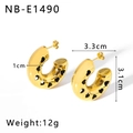 Detailweergave van 18K gouden holle hart oorbellen met afmetingen en 12g gewicht - Hart Uitsparing Stijl (NB-E1490) / Goud