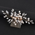 Squisito pettine per capelli da sposa con filo dorato, perle bianche e cristalli lucidi - Oro
