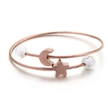 Roségoud gevlochten stalen armband met ster, maan en witte parels voor dames chique - Ster Maan Parel Decor Meerstrengs Spiraalstijl (KB114980-KFC) / Roségoud