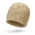 Gorro de punto beige para mujeres mayores con perlas y terciopelo suave de ardilla - Beige