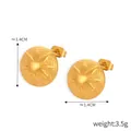 Orecchini rotondi dorati in titanio con stella e bordo strutturato da 1,4 cm - Stile a Rilievo con Stella Rotonda (F1333)