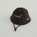 Détails de la texture velours et broderie ours sur chapeau bob bébé marron avec lien - 48-50cm (1-2 ans) / Style Tête d'Ours Lucky / Marron