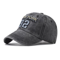 Cappellino baseball vintage in cotone lavato antracite con ricamo New York 92 vista 45° - Regolabile / 92 Nero