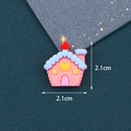 Charm de casa de Navidad rosa en resina DIY con techo azul y estrella, mide 2.1cm - Casa Rosa