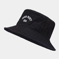 Dettaglio del ricamo USA PASTA PARTY su un cappello a secchiello in denim nero - Taglia unica / Nero