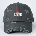 Verweerde donkergrijze baseballpet met rode roos en LOVE-borduurwerk in street-stijl - Eén maat / Grijs
