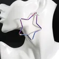 Grandi orecchini a cerchio a forma di stella in acciaio al titanio con finitura arcobaleno - Pentagramma