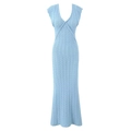 Robe longue en tricot bleu clair avec col en V et motifs en crochet ajourés texturés - S / Bleu