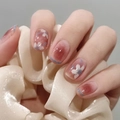 Kurze runde Camellia Press-on Nägel mit Blush-Gradient und handbemaltem Blumendesign - Kamelien-Smudge-Kleber-Stil (Y-28)