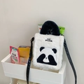 Borsa a tracolla in peluche a forma di panda con ricamo e cinturino in pelle nera - Taglia unica / Nero