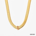 Goldene flache Schlangenkette mit rechteckigem Anhänger und vier roten Zirkonia-Steinen - Gold (Roter Strass)