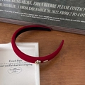 Detalle de diadema de terciopelo rojo oscuro con rosa dorada y placa metálica de lujo - Estilo Terciopelo Placa Metálica Rosa Dorada (1# Diadema-Rojo)