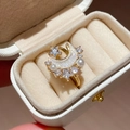 Detail of star and moon ring with pearls and zircon inlay in a jewelry box - Star Moon Pearl Dream Style - Gold (19#)