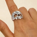 Verstelbare gothic schedel ring voor dames in antiek zilver en punk stijl - Fijn Getextureerde Schedel Stijl (A-678)