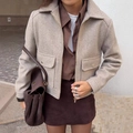 Chaqueta corta de lana para mujer en beige avena con cremallera y solapa corta - Gris-marrón Q1067 / S